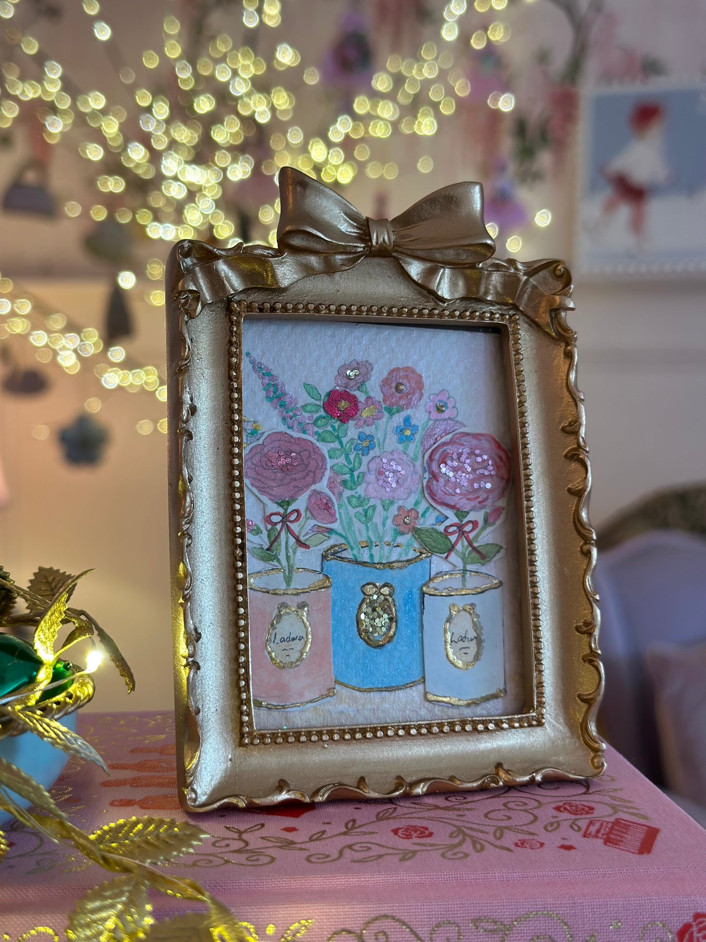 Lustre watercolour with glitter  (standing frame)